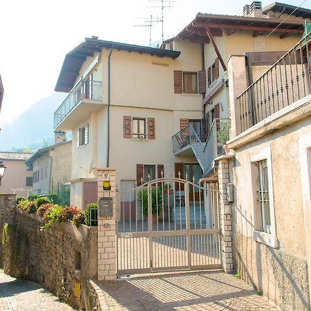 דירות Tremosine Casa Del Borgo Vesio מראה חיצוני תמונה