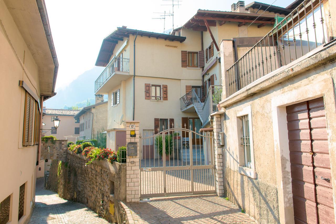 דירות Tremosine Casa Del Borgo Vesio מראה חיצוני תמונה